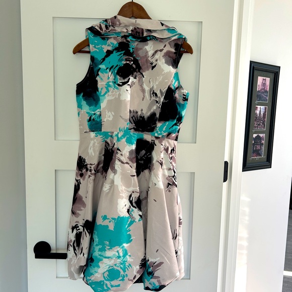 Dress - Picture 2 of 6